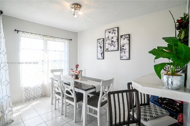 APT-601 - 4164 Inverrary Dr, Condo with 2 bedrooms, 2 bathrooms and null parking in Lauderhill FL | Image 5