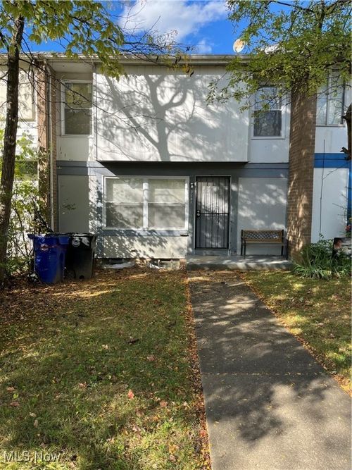 9341 Manor Ave, Cleveland, OH, 44104-4723 | Card Image