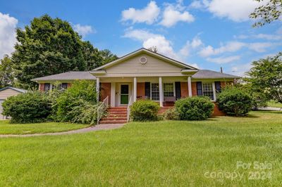 1233 Castlegate Street, House other with 3 bedrooms, 2 bathrooms and null parking in Gastonia NC | Image 1