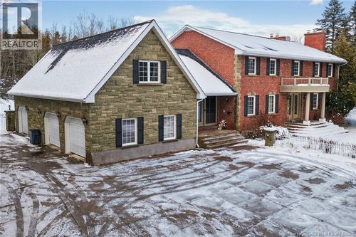 711 Shediac Rd, Moncton, NB, E1A5X8 | Card Image