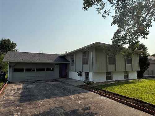 1723 Northbrook Dr Ne, Cedar Rapids, IA, 52402 | Card Image