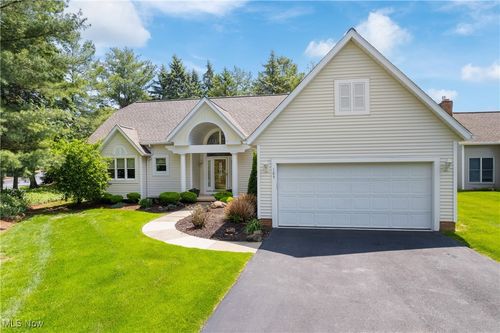 105 Barkwood Dr, Wadsworth, OH, 44281-8735 | Card Image