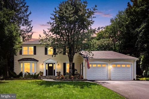 10855 Weisiger Ln, OAKTON, VA, 22124-1424 | Card Image