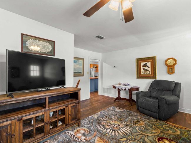 207 Katherine Dr, House other with 3 bedrooms, 2 bathrooms and null parking in Daingerfield TX | Image 7