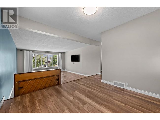 135 Whiteshield Cres, House other with 5 bedrooms, 3 bathrooms and null parking in Kamloops BC | Image 8