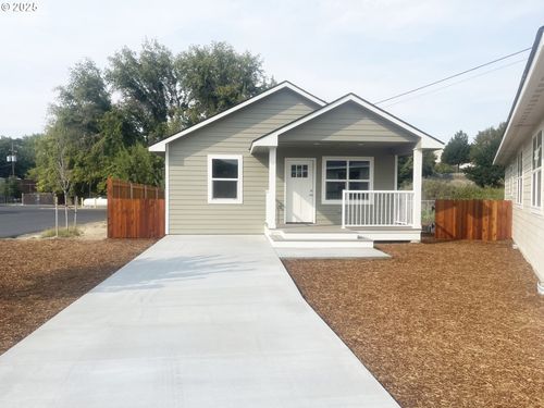 310 N Chase St, Heppner, OR, 97836-2015 | Card Image