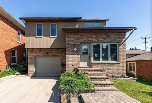 786 8th St E, Owen Sound, ON, N4K1L9 | Card Image