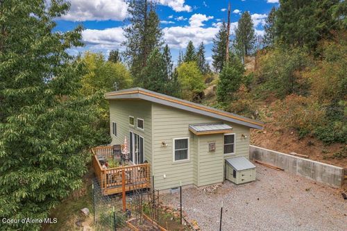 8700 N Half Mile Ln, Hayden, ID, 83835-9075 | Card Image