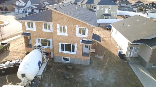 5366 Southlands Dr Se, Medicine Hat, AB, T1B0R2 | Card Image