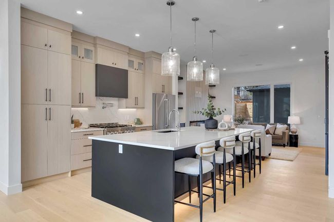 42 Collingwood Place Nw, House other with 5 bedrooms, 4 bathrooms and 2 parking in Calgary AB | Image 8