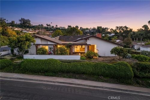 609 Calle Miguel, San Clemente, CA, 92672-2100 | Card Image