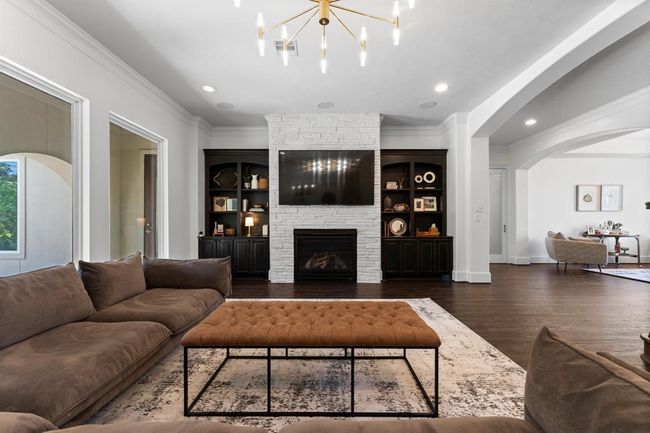 4631 Silver Jade Dr, House other with 4 bedrooms, 4 bathrooms and 3 parking in Spring TX | Image 11