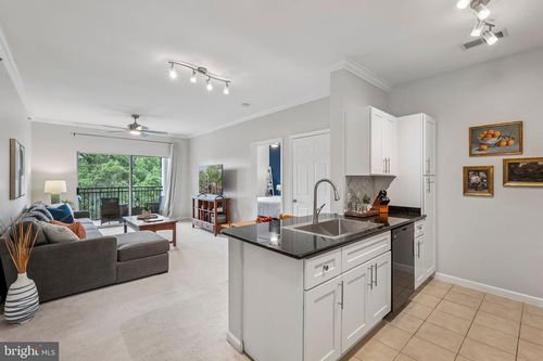 apt-417-12956 Centre Park Cir, HERNDON, VA, 20171-5921 | Card Image