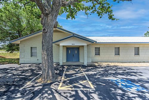 901 Lillian Dean, Buchanan Dam, TX, 78609-4235 | Card Image