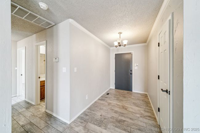5701 Birch Ave, House other with 3 bedrooms, 2 bathrooms and null parking in Broken Arrow OK | Image 4