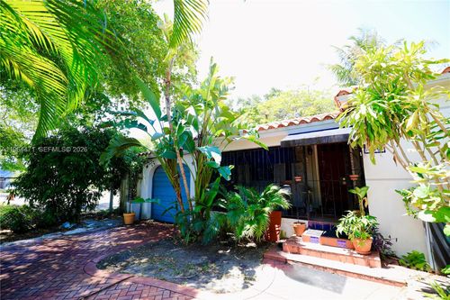 655 Ne 82nd St, Miami, FL, 33138-4127 | Card Image