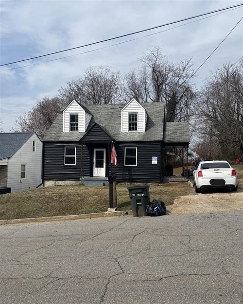 1030 Graves St, Martinsville, VA, 24112-4722 | Card Image