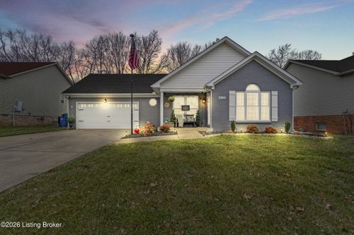 215 Woodfield Cir, Shelbyville, KY, 40065-8888 | Card Image