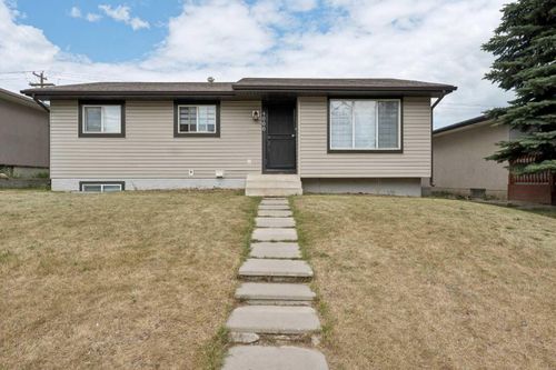 4666 Marbank Dr Ne, Calgary, AB, T2A3J6 | Card Image