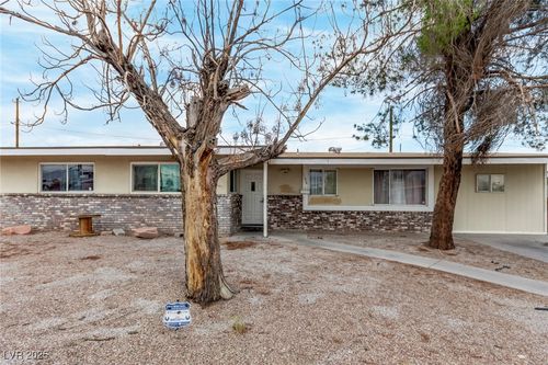 1106 Arrowhead Ave, Las Vegas, NV, 89106-1402 | Card Image