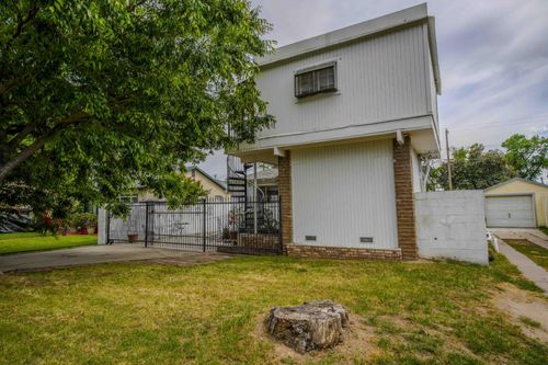 417 Maple St, Modesto, CA, 95351-2642 | Card Image