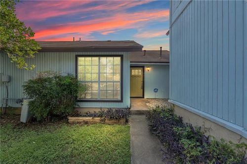 4819 Misty Slope Ln, Austin, TX, 78744-5712 | Card Image