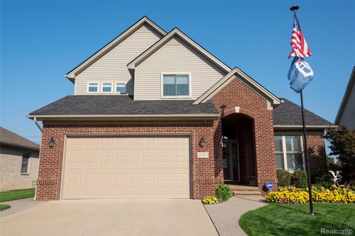 15861 Humphrey St, Southgate, MI, 48195-2786 | Card Image