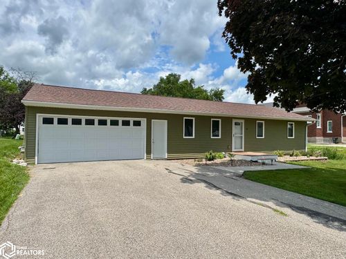 102 W Cherry St, Danville, IA, 52623-9012 | Card Image