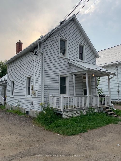 414 Moffat St, Pembroke, ON, K8A3X9 | Card Image