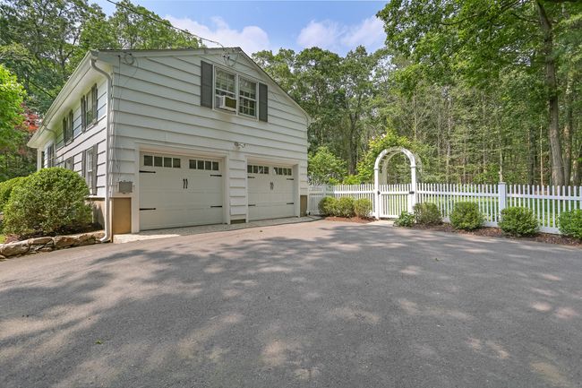 127 Danforth Dr, House other with 4 bedrooms, 3 bathrooms and null parking in New Canaan CT | Image 37