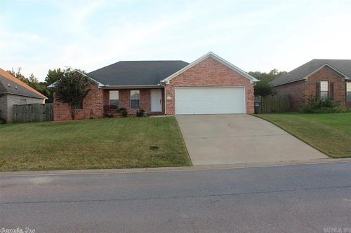 2525 Zoysia Ln, Conway, AR, 72034-8448 | Card Image