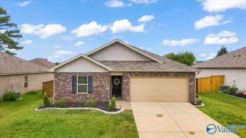 215 Murphy Ln, Madison, AL, 35756-8140 | Card Image