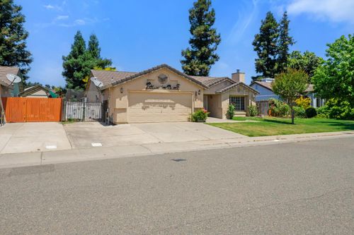 877 Retriever Way, Galt, CA, 95632 | Card Image