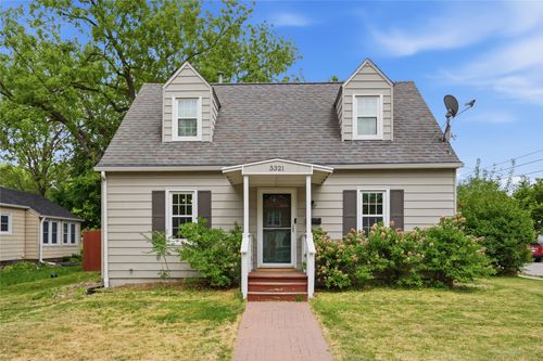 3321 52nd St, Des Moines, IA, 50310-1744 | Card Image