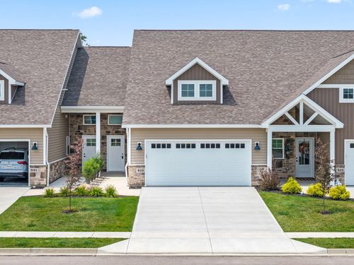 819 Brookwood Cir, Tipp City, OH, 45371-3526 | Card Image