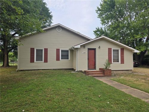 1009 E 31st St, Pittsburg, KS, 66762-2515 | Card Image