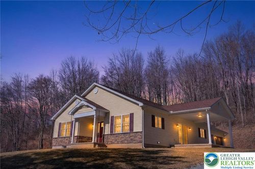 2021 Evergreen Dr, Tamaqua, PA, 18252-5537 | Card Image