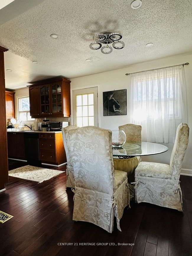 1416 Colmar Ave, House other with 3 bedrooms, 2 bathrooms and 3 parking in Pickering ON | Image 5