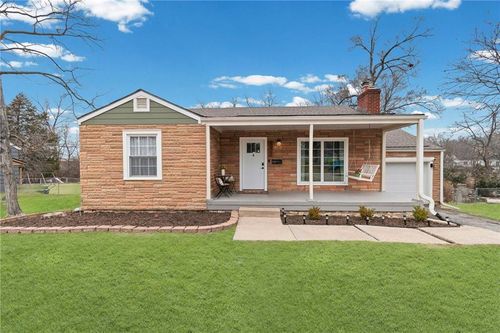 8522 W 56th Ter, Merriam, KS, 66202-2116 | Card Image