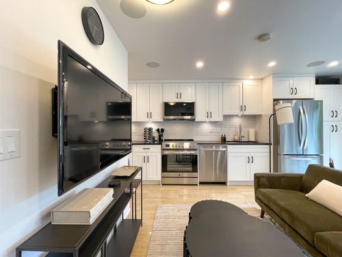 basement-suite-7986 Rosewood St, Burnaby, BC, V5E2H3 | Card Image