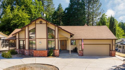 17608 Lake Forest Dr, Penn Valley, CA, 95946-8805 | Card Image