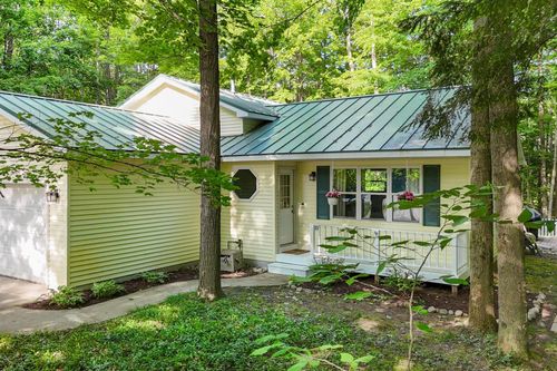 8315 Aimee Ln, Lake Ann, MI, 49650-9405 | Card Image