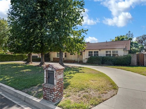 8383 Paso Robles Ave, Sherwood Forest, CA, 91325-3454 | Card Image