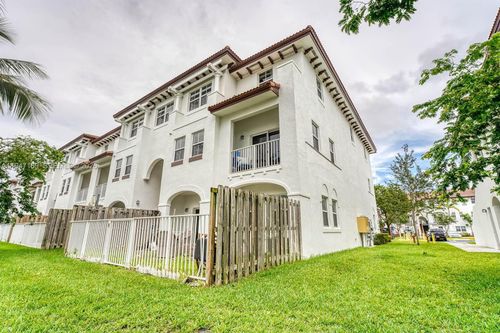 apt-202-8850 Nw 97th Ave, Doral, FL, 33178-2596 | Card Image