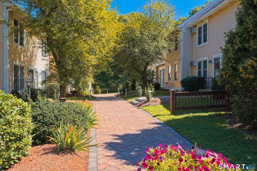 f105-54 Rope Ferry Rd, Waterford, CT, 06385-2827 | Card Image