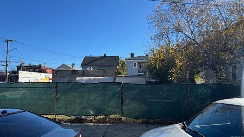 300 Beach St, Bridgeport, CT, 06608-1601 | Card Image