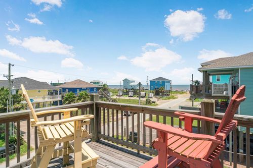 833 Kahla Dr, Crystal Beach, TX, 77650 | Card Image