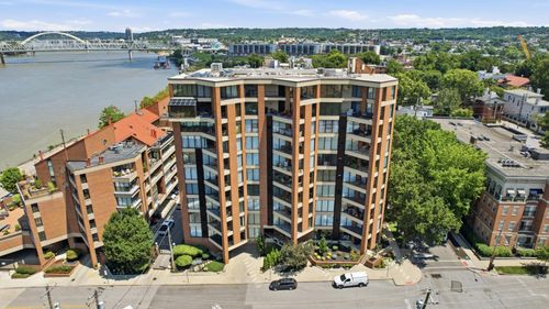 303-100 Riverside Pl, Covington, KY, 41011-5700 | Card Image