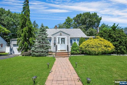 397 Pleasant Ave, New Milford, NJ, 07646-1222 | Card Image