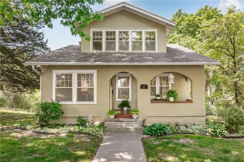 2024 Lovers Ln, Saint Joseph, MO, 64505-2244 | Card Image